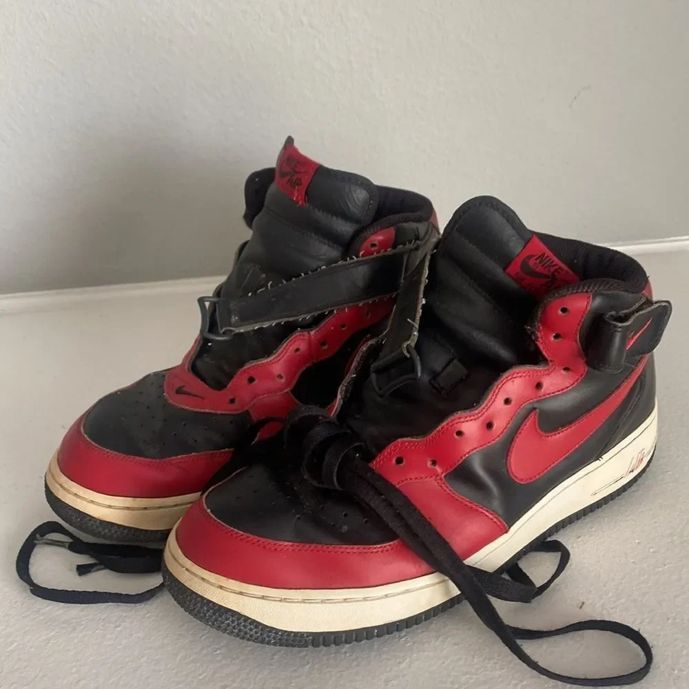 Nike Air Force 1 Mid Bred